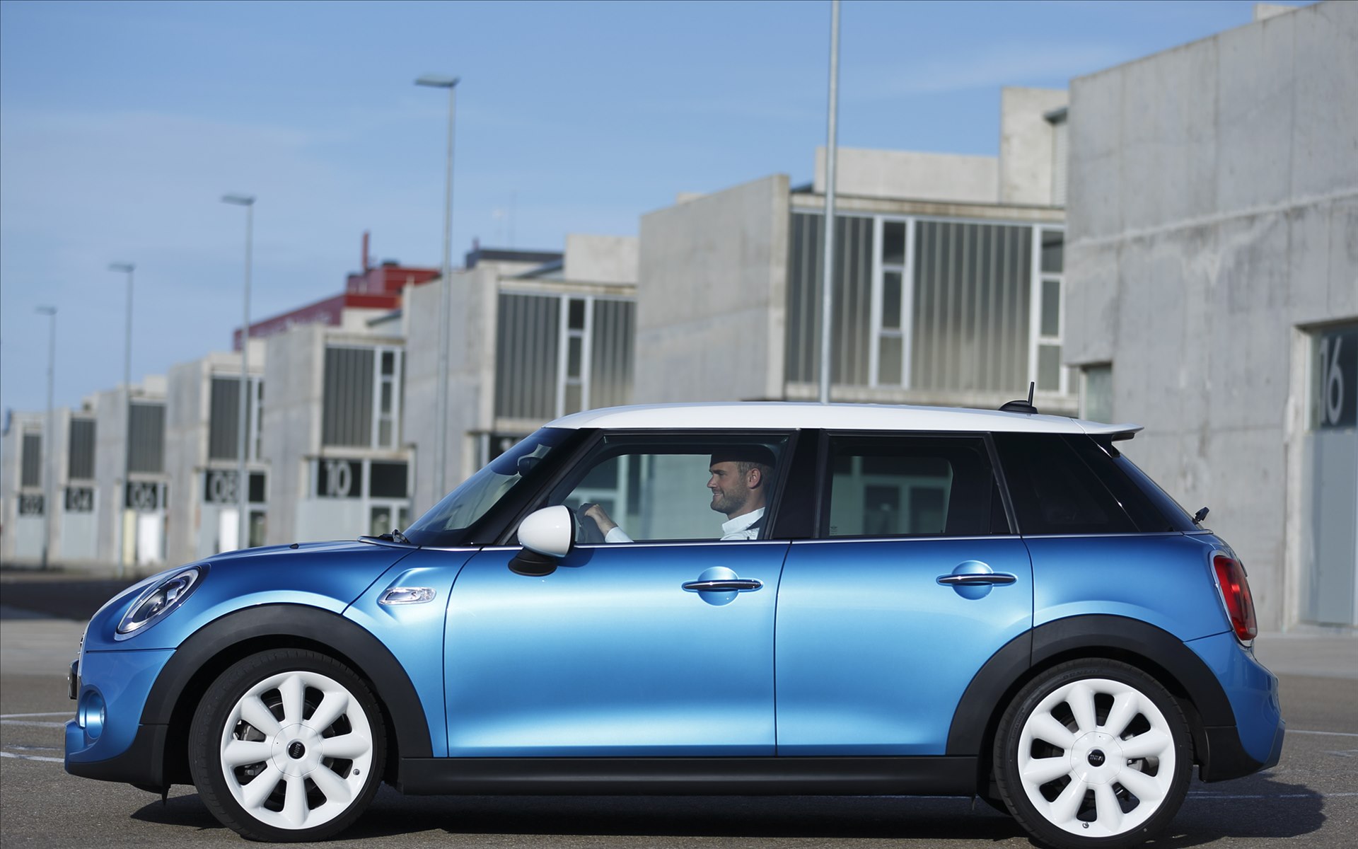 Mini Cooper 5-door 2015