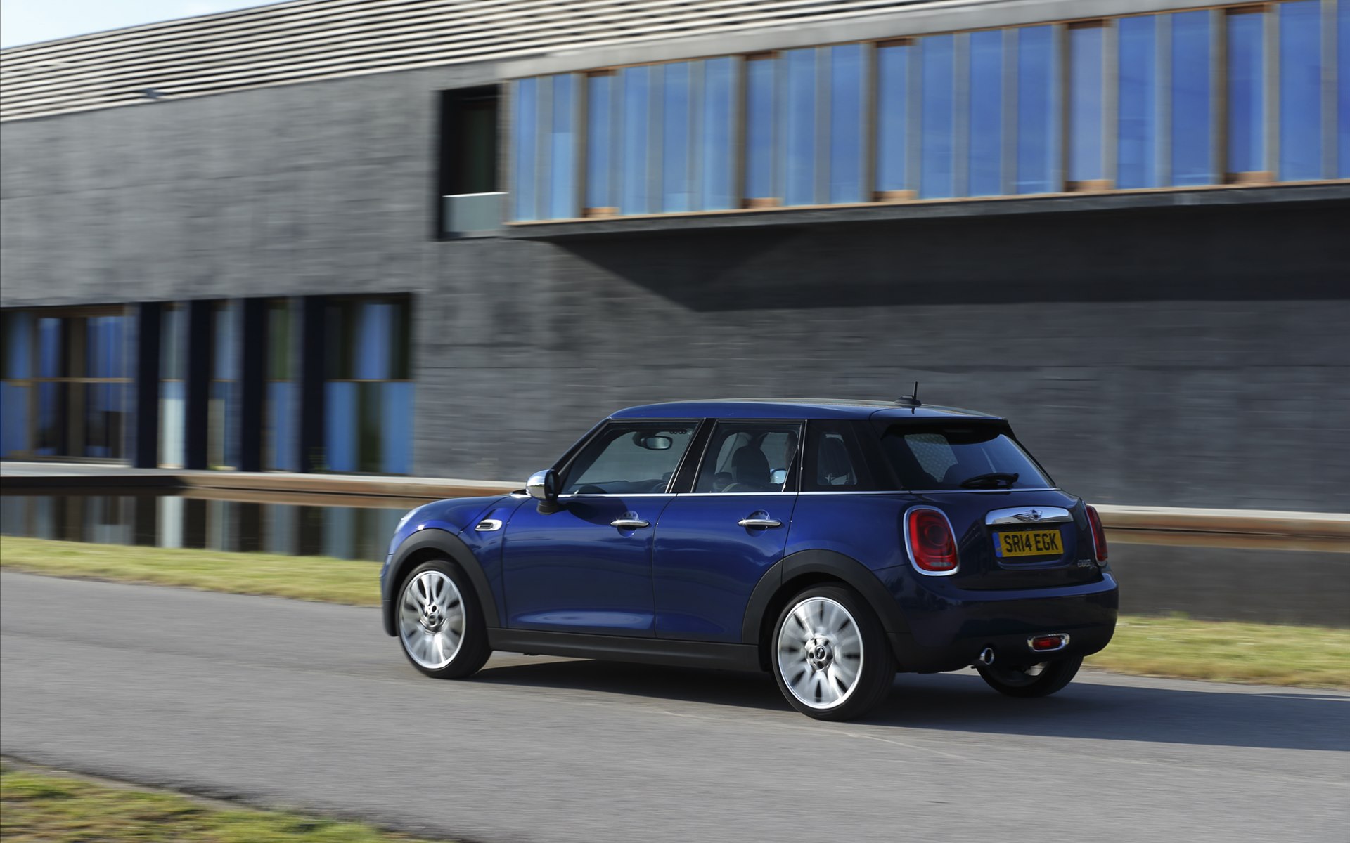 Mini Cooper 5-door 2015