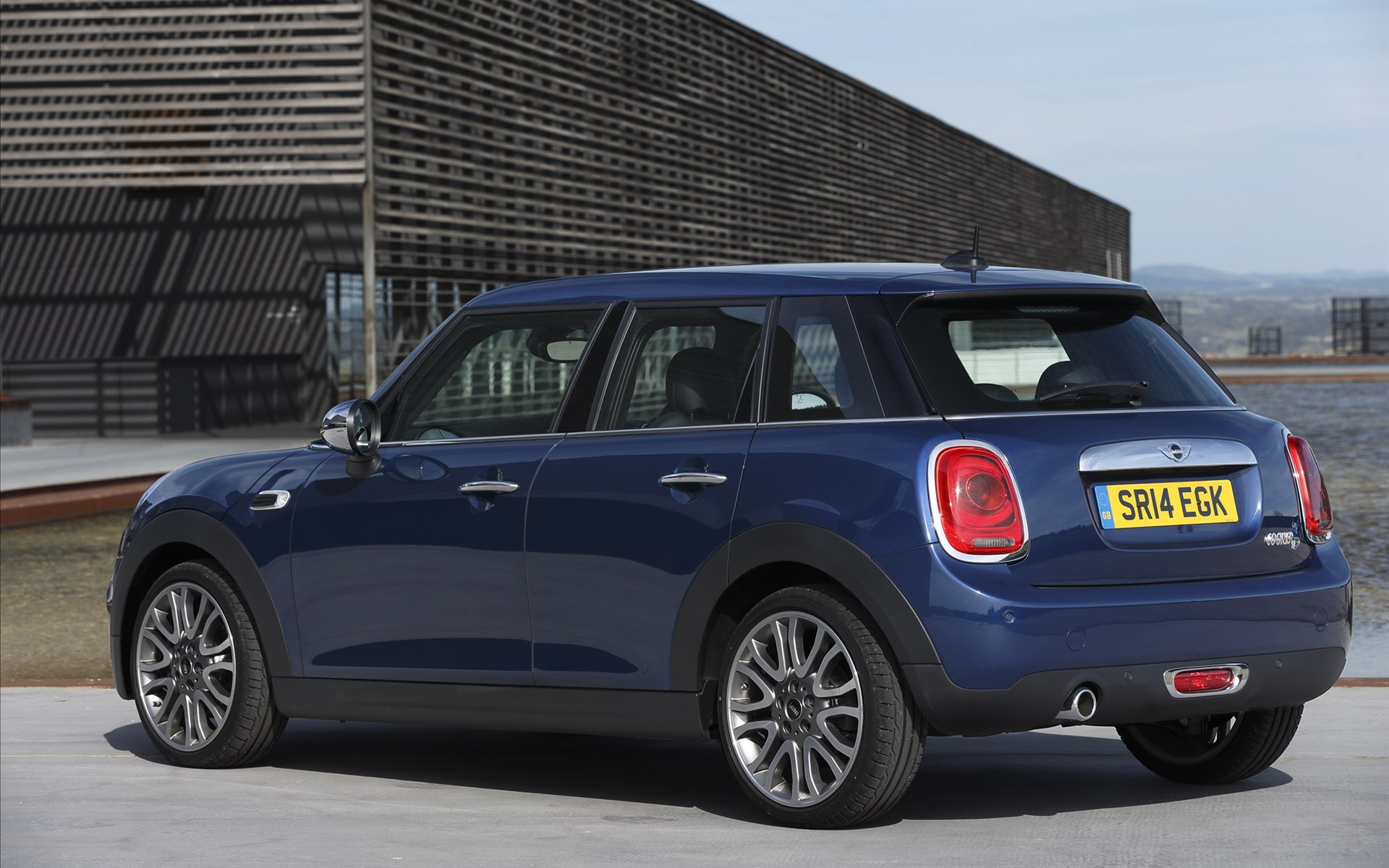 Mini Cooper 5-door 2015