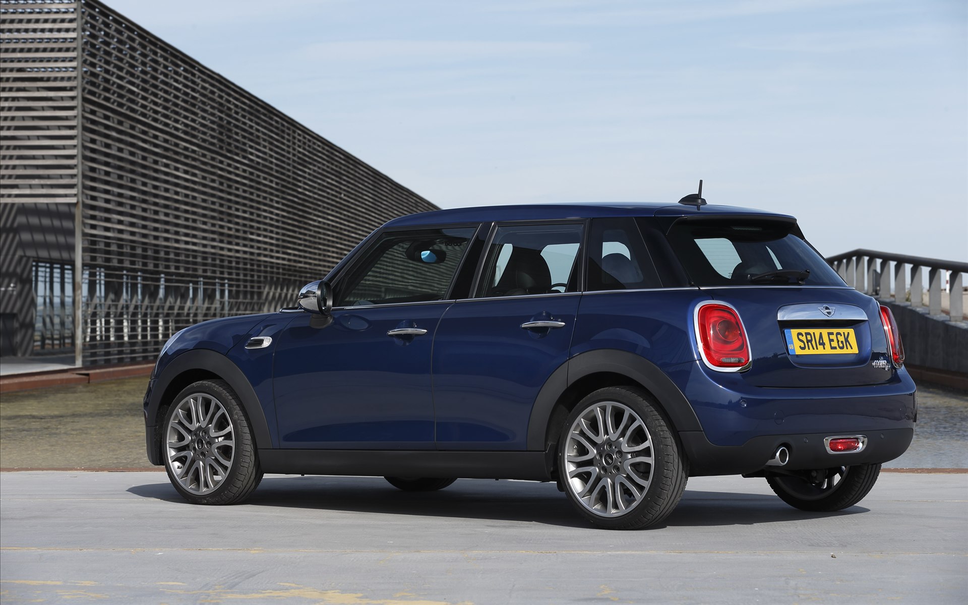 Mini Cooper 5-door 2015