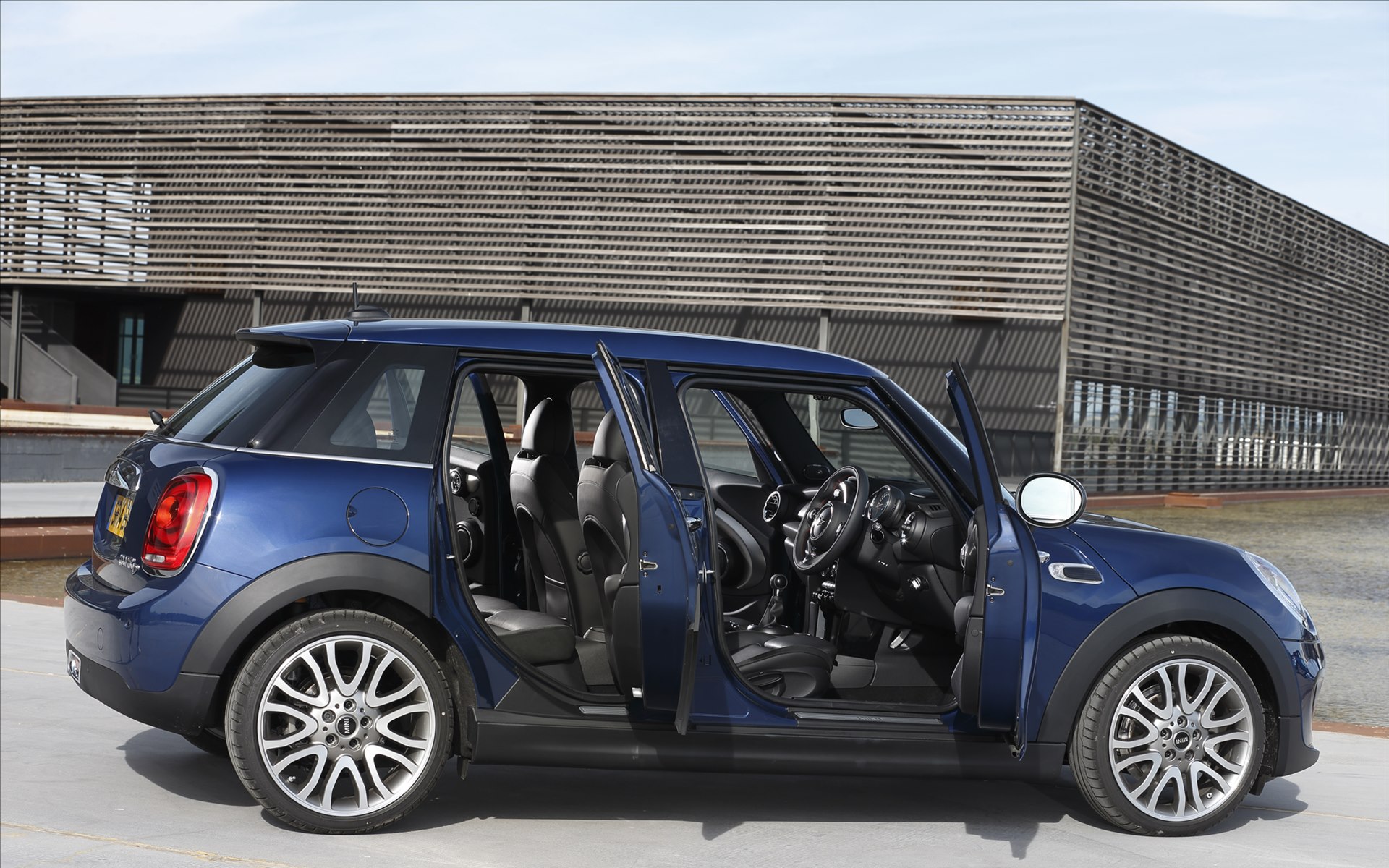 Mini Cooper 5-door 2015