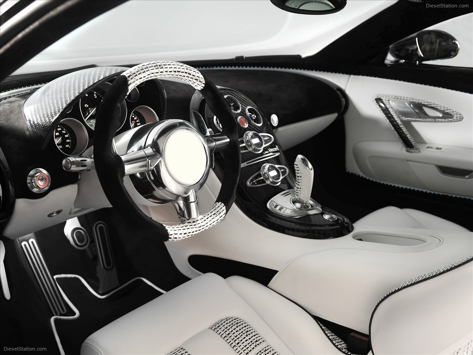 LINEA Vincero Mansory Refines The Bugatti Veyron 16.4 LINEA Vincero Mansory Refines The Bugatti Veyron 16.4