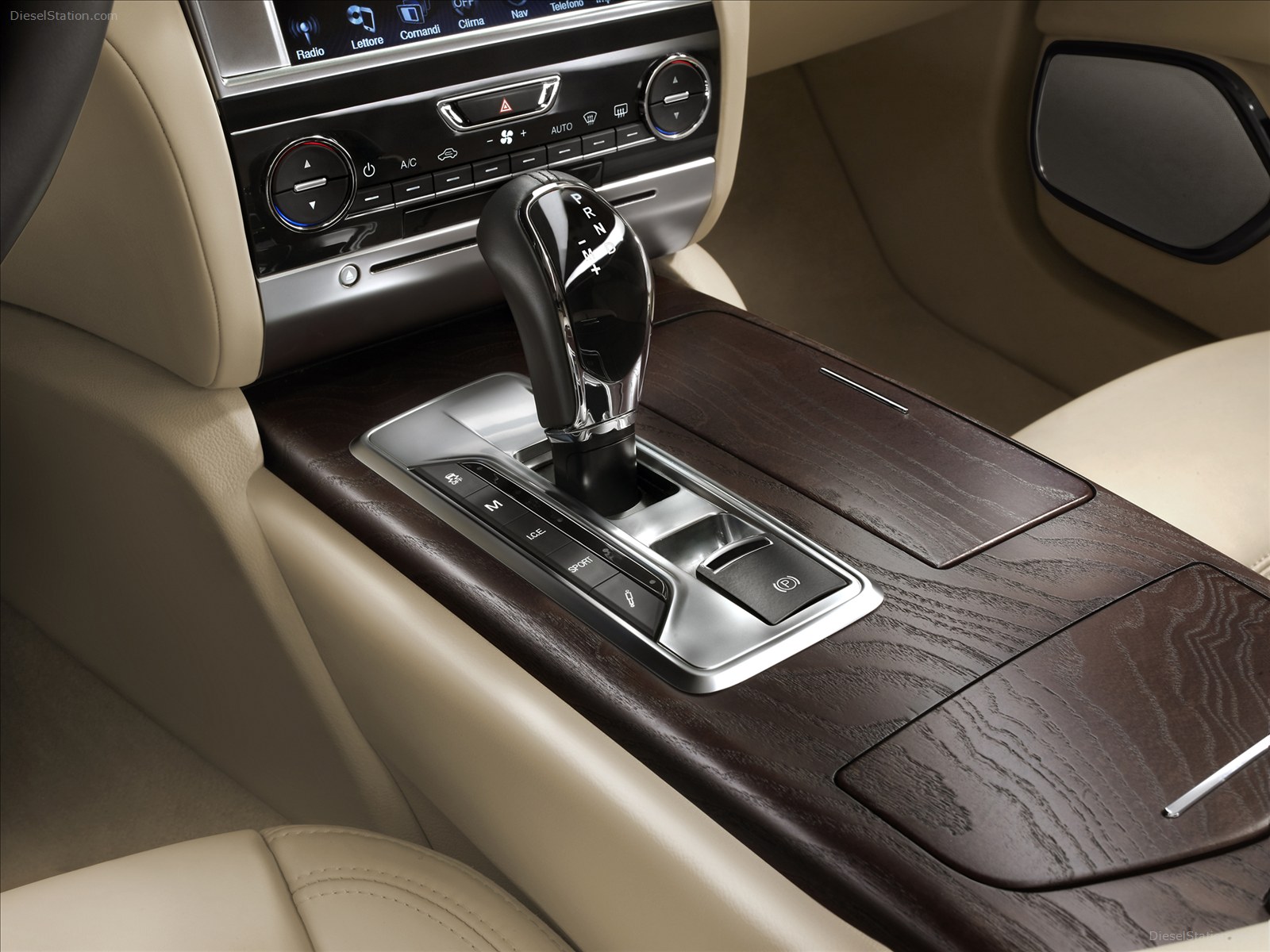 Maserati Quattroporte 2013