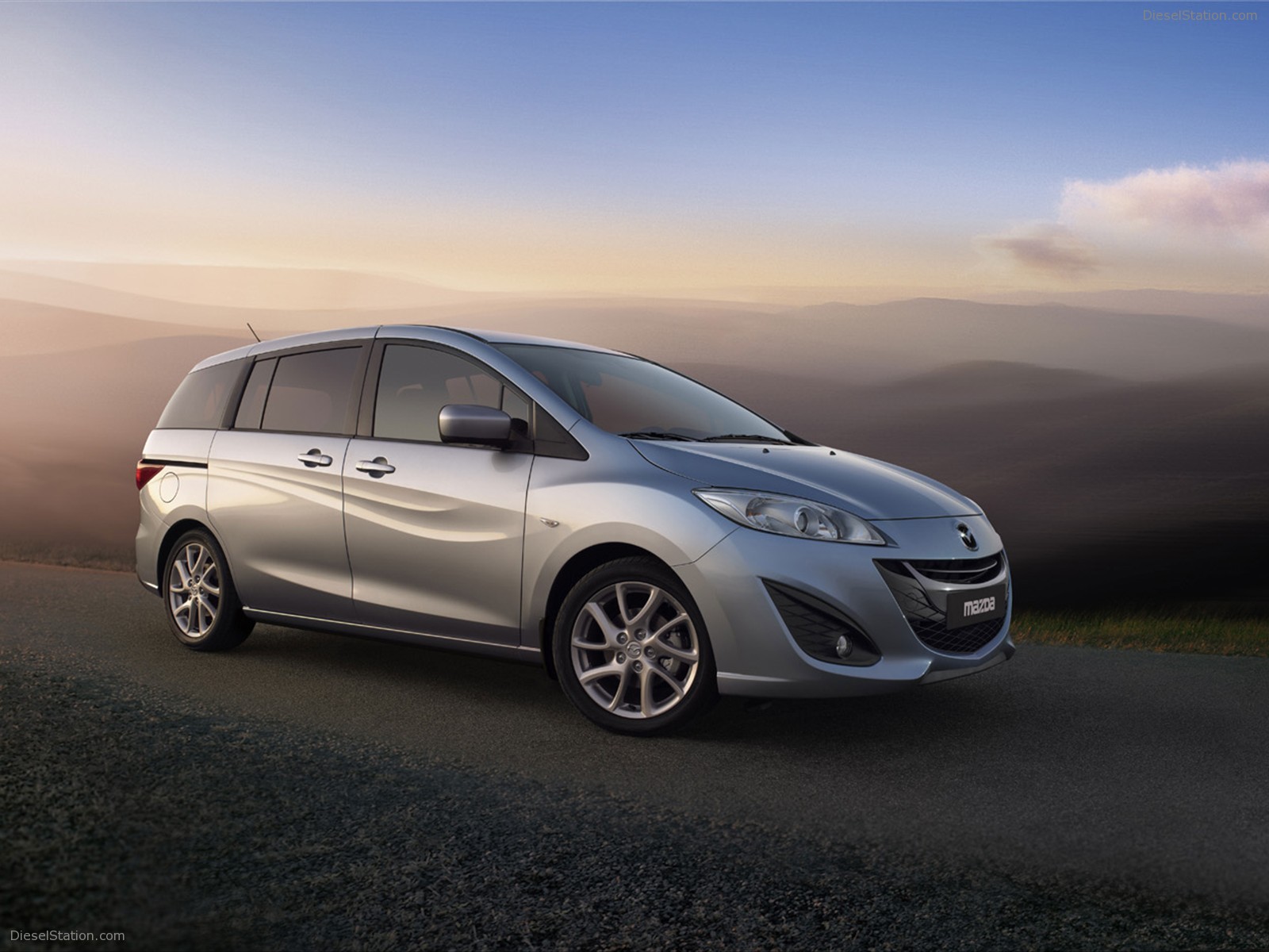 Mazda5 2011