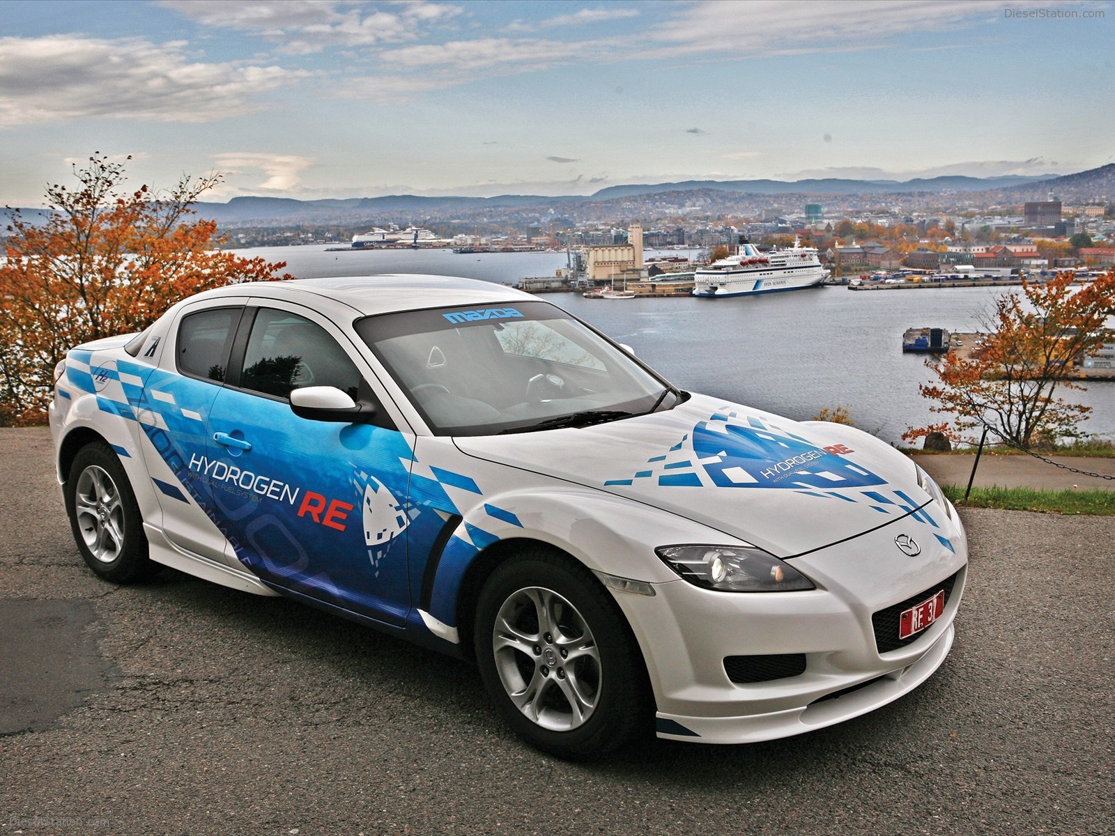 MAZDA HYDROGEN ROTARY VEHICLE