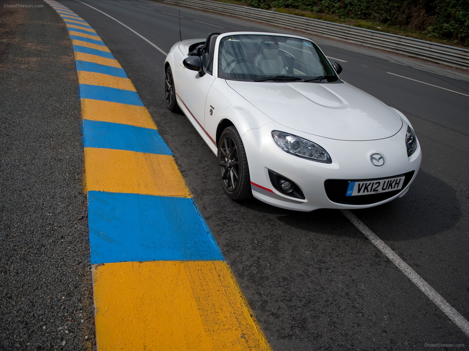 Mazda MX 5 Kuro Special Edition 2012