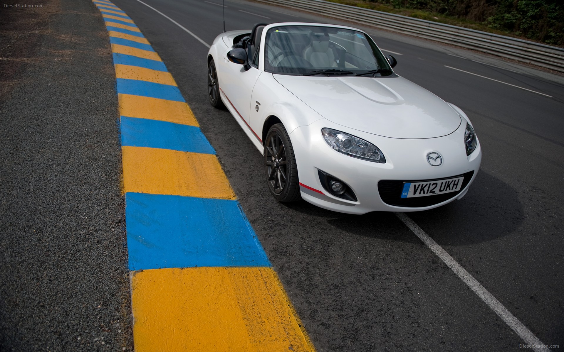 Mazda MX 5 Kuro Special Edition 2012