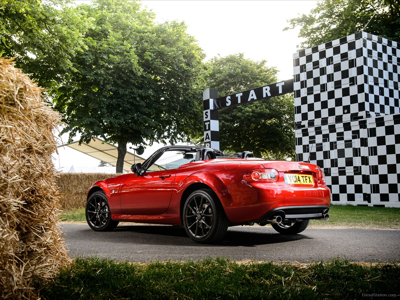 Mazda MX-5 Roadster 25th Anniversary Limited Edition 2014 Mazda MX-5 Roadster 25th Anniversary Limited Edition 2014