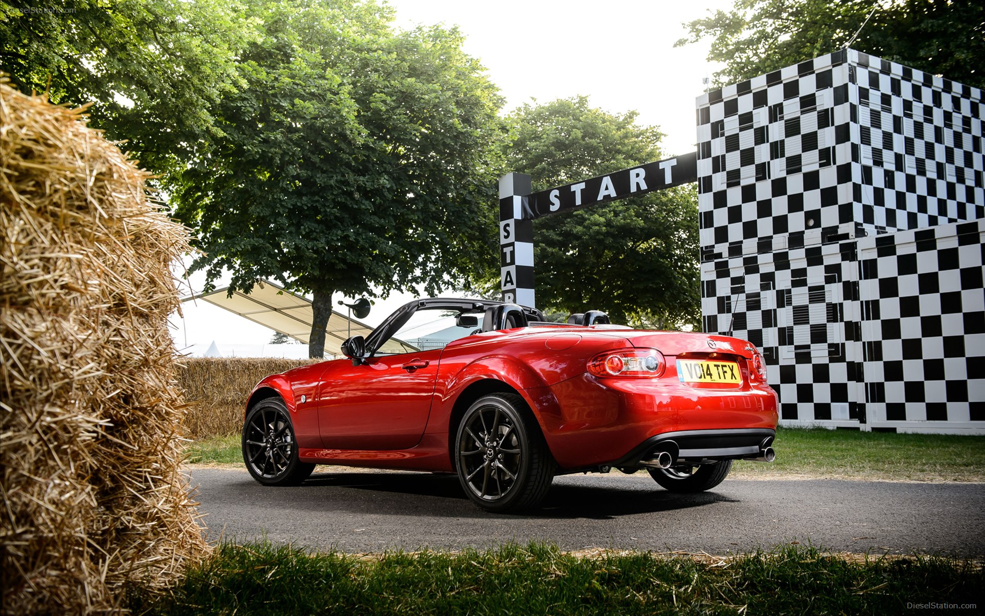 Mazda MX-5 Roadster 25th Anniversary Limited Edition 2014 Mazda MX-5 Roadster 25th Anniversary Limited Edition 2014