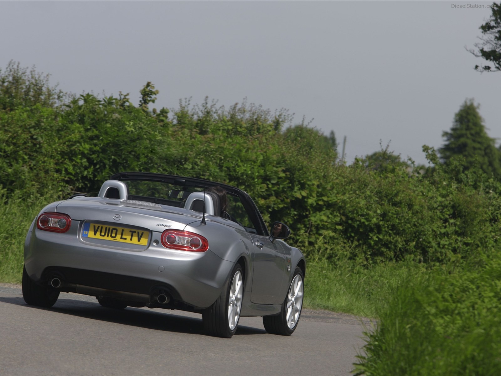 Mazda MX-5 Miyako Roadster Coupe 2011