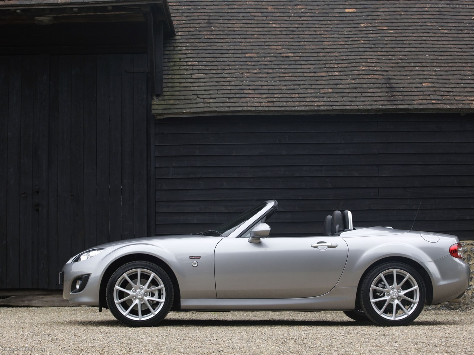 Mazda MX-5 Miyako Roadster Coupe 2011