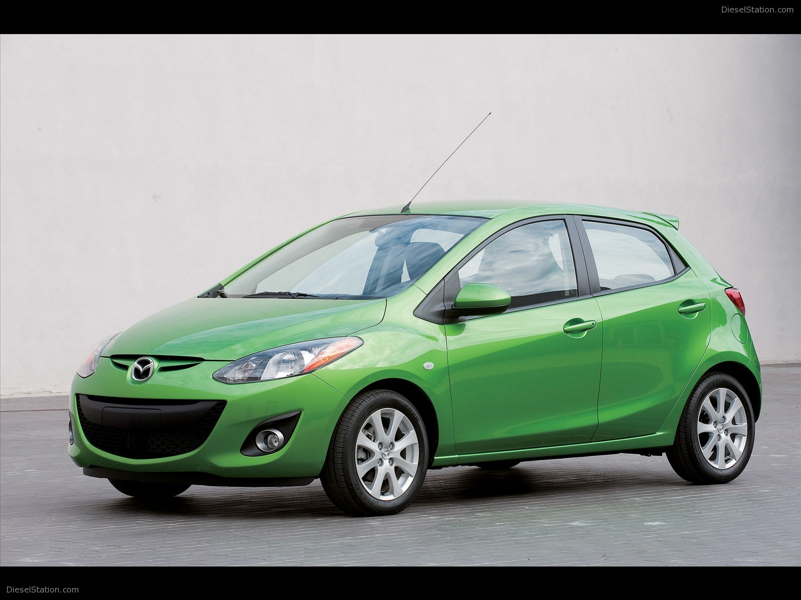 Mazda 2 2011