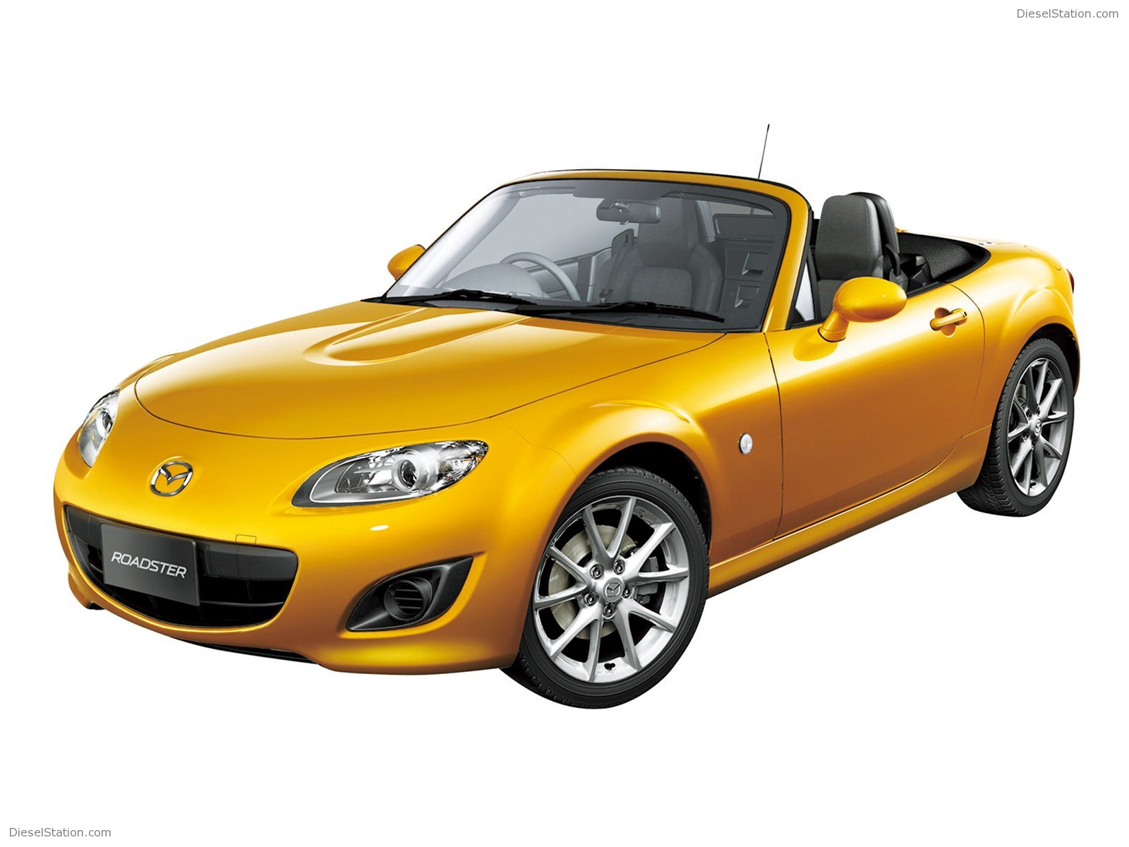 Mazda Roadster RS (MX-5) Launched in Japan