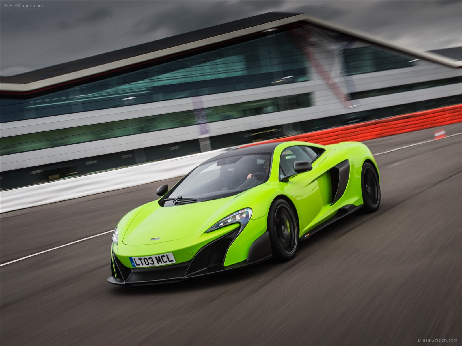 McLaren 675LT 2016