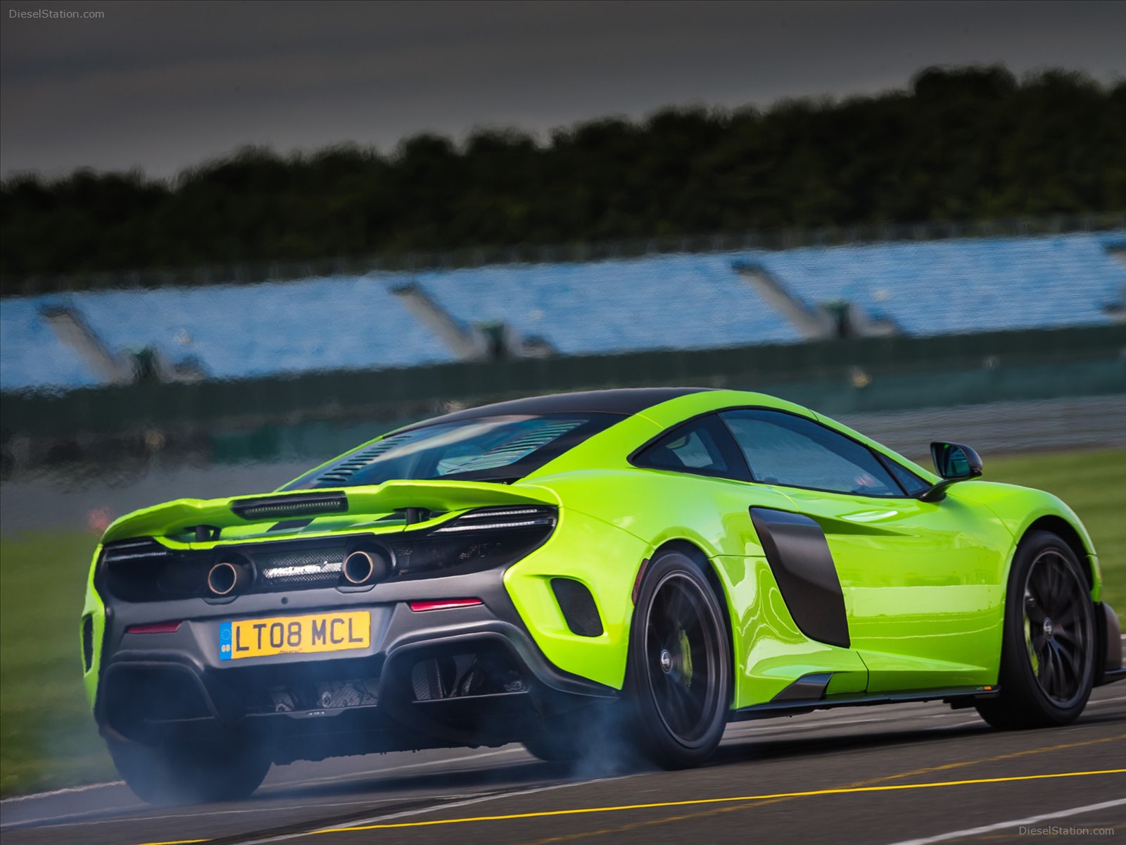 McLaren 675LT 2016