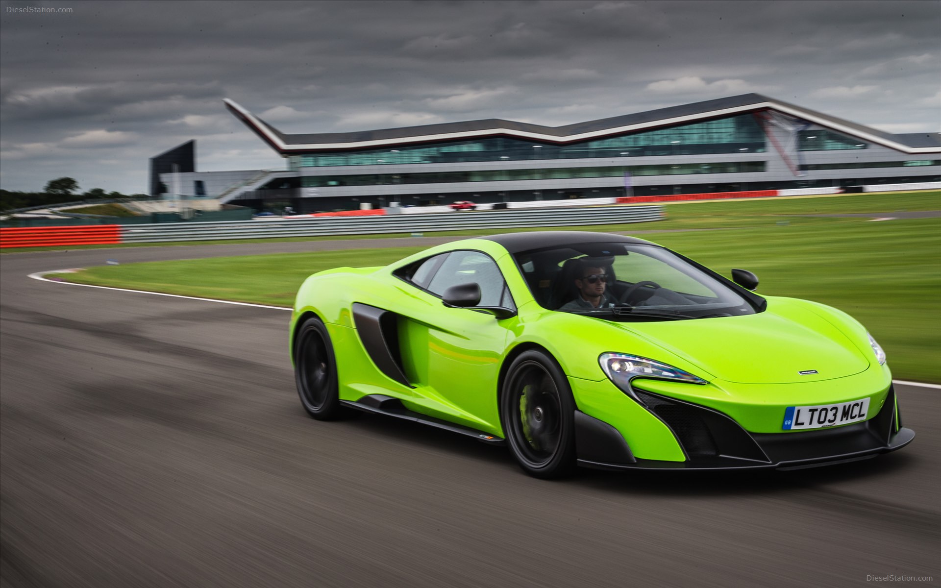 McLaren 675LT 2016