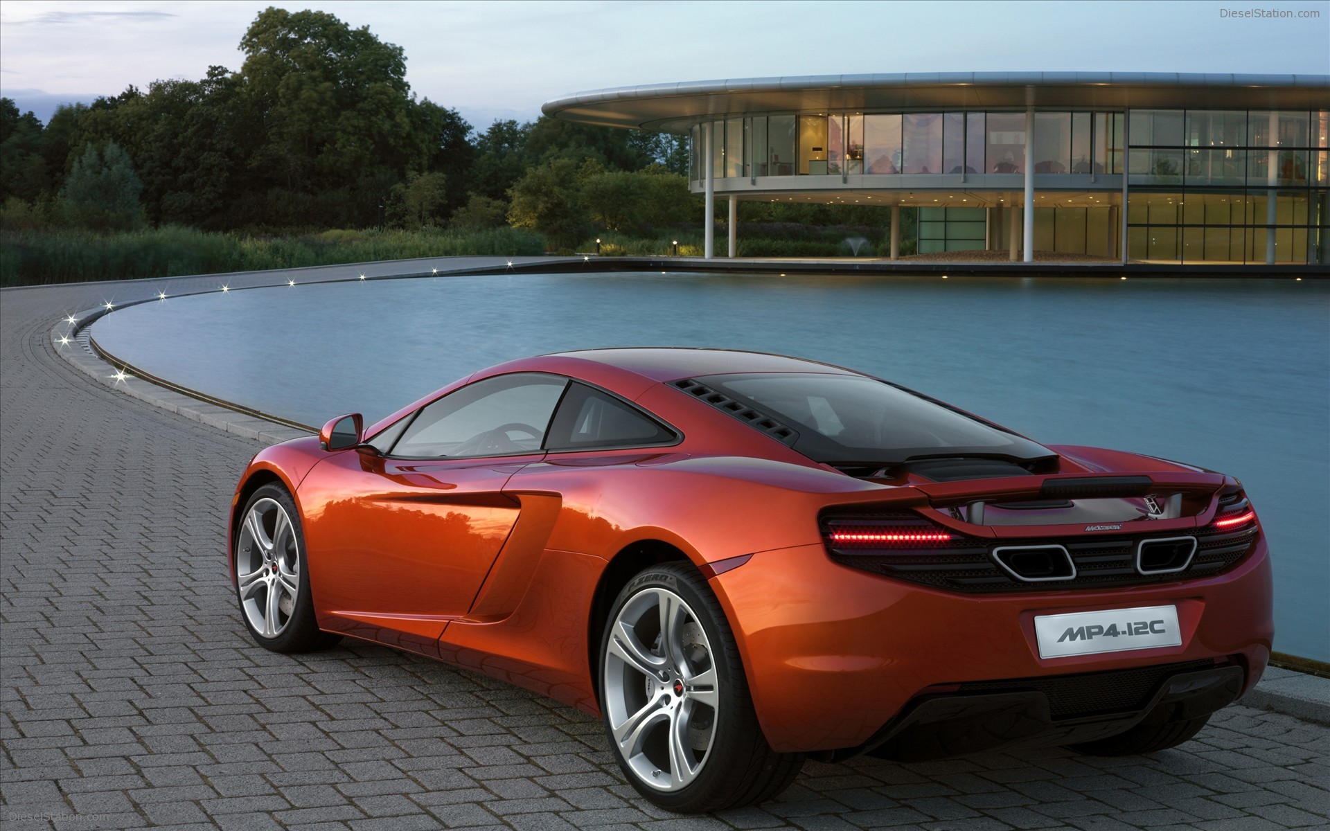 2011 McLaren MP4-12C