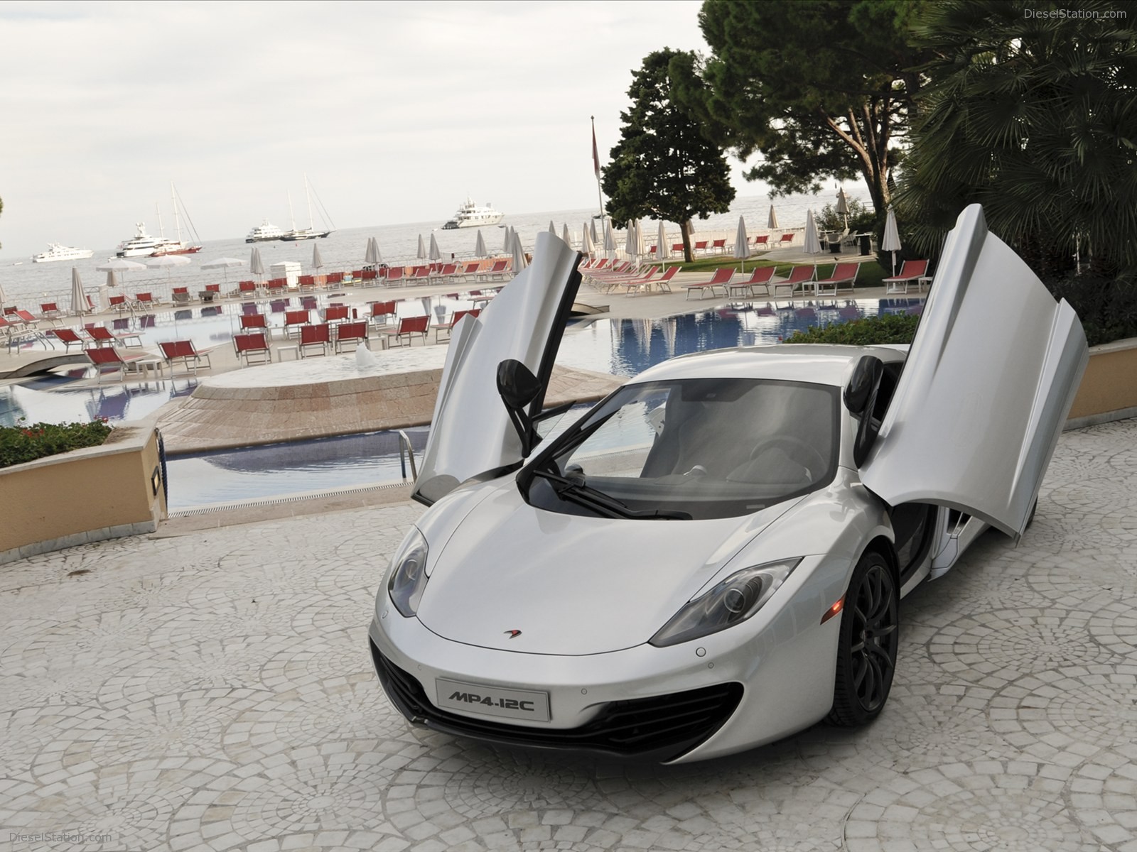 2011 McLaren MP4-12C