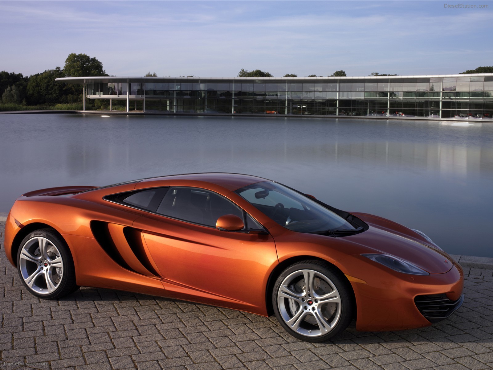 2011 McLaren MP4-12C