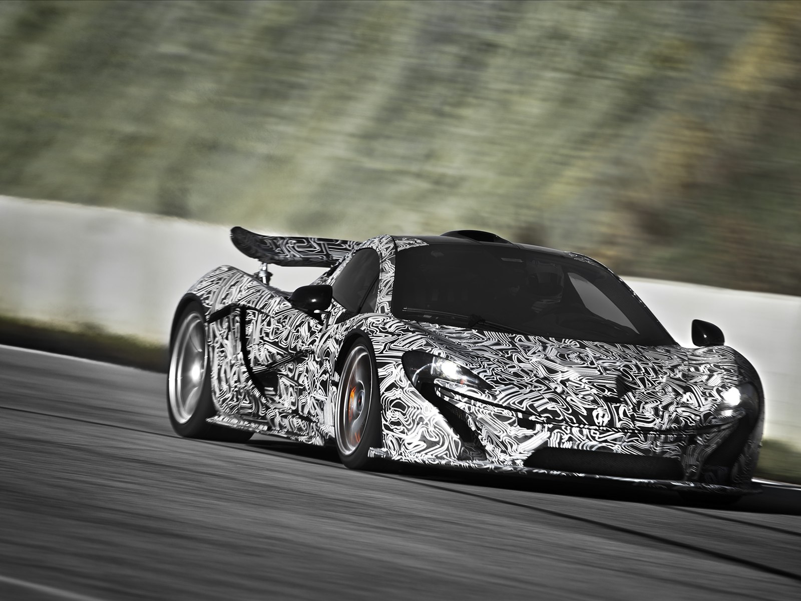 McLaren P1 2014