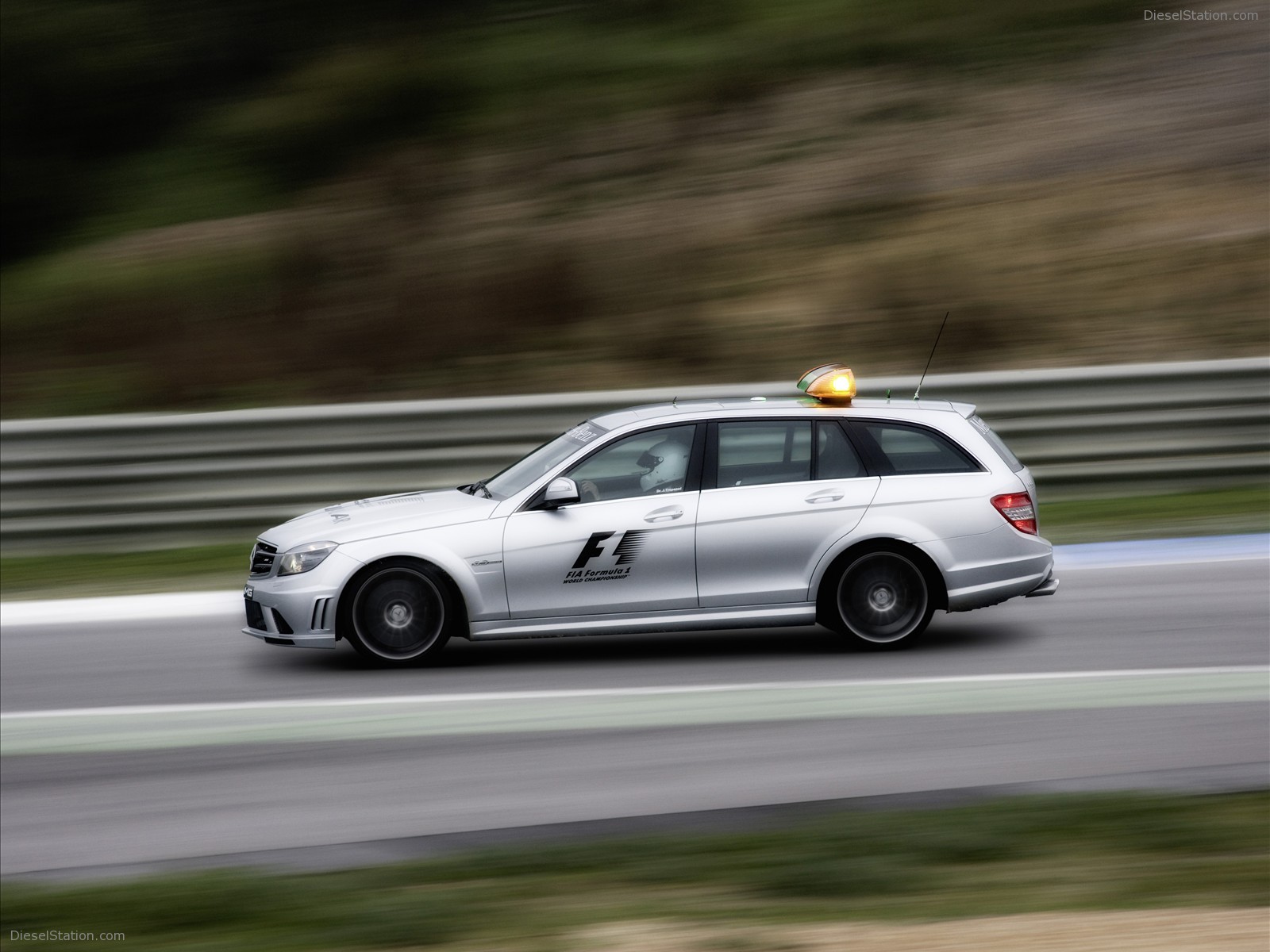 2009 Mercedes Benz C 63 AMG F1 Medical Car 2009 Mercedes Benz C 63 AMG F1 Medical Car