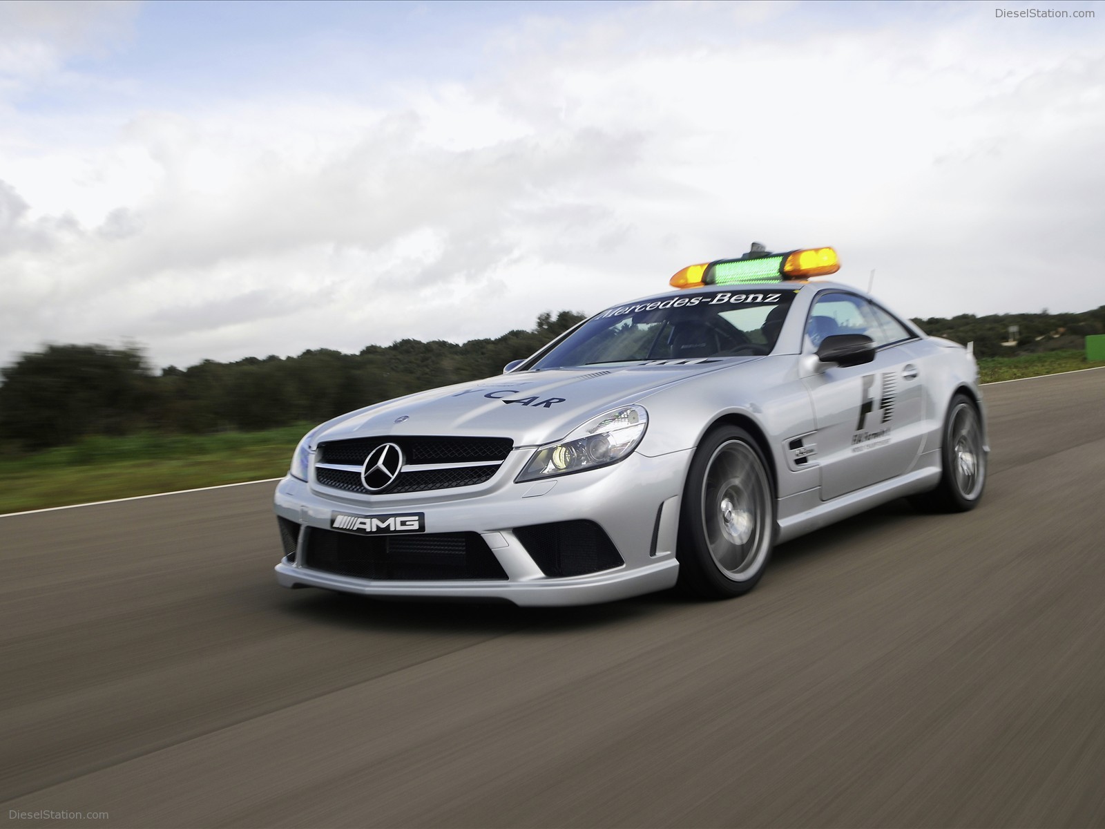 2009 Mercedes Benz SL63 AMG F1 Safety Car 2009 Mercedes Benz SL63 AMG F1 Safety Car