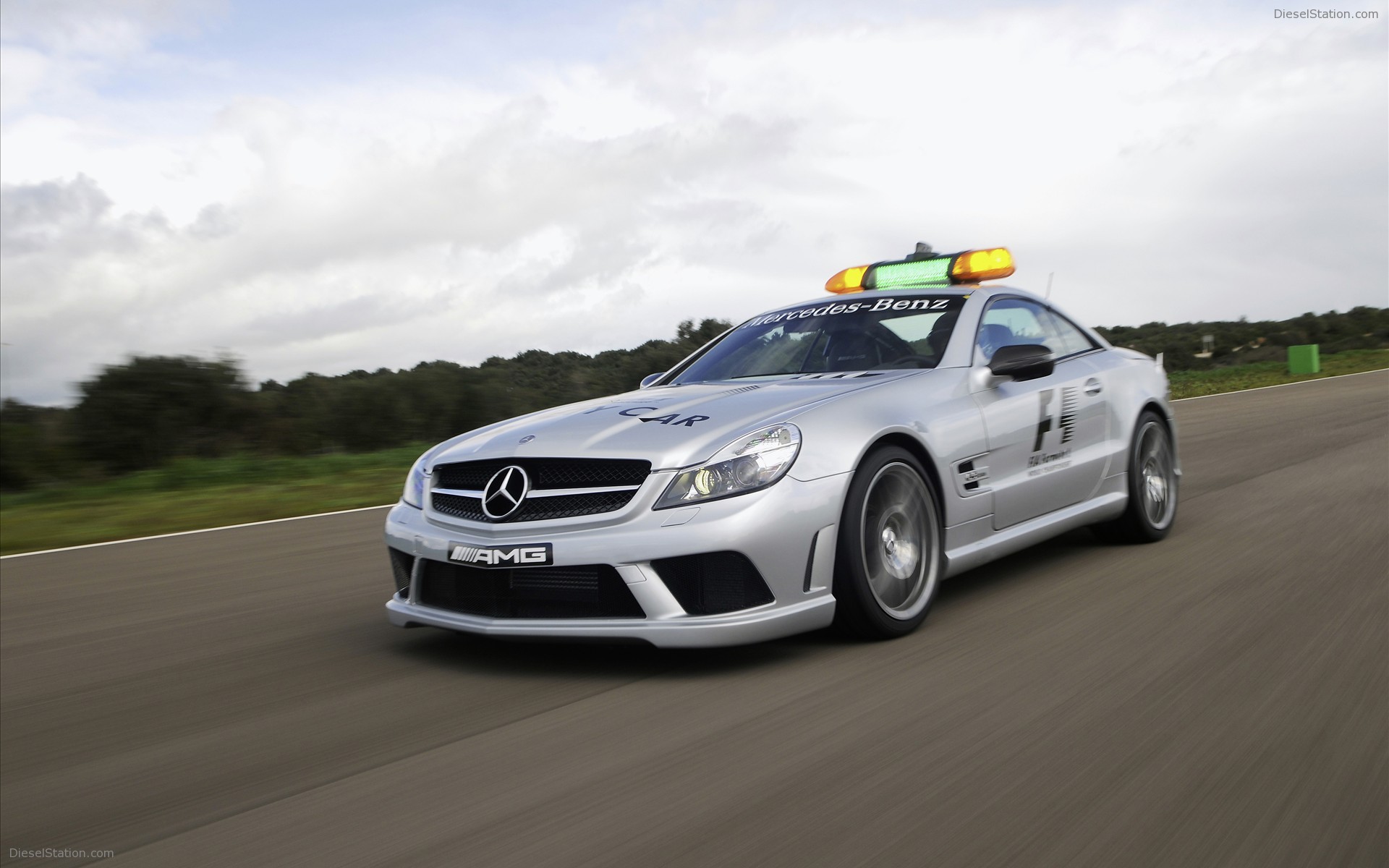 2009 Mercedes Benz SL63 AMG F1 Safety Car 2009 Mercedes Benz SL63 AMG F1 Safety Car