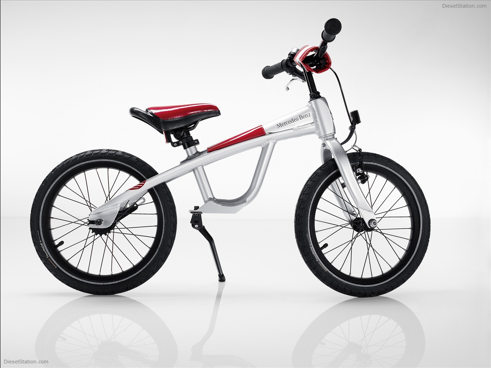 Mercedes introduces new range of bicycles