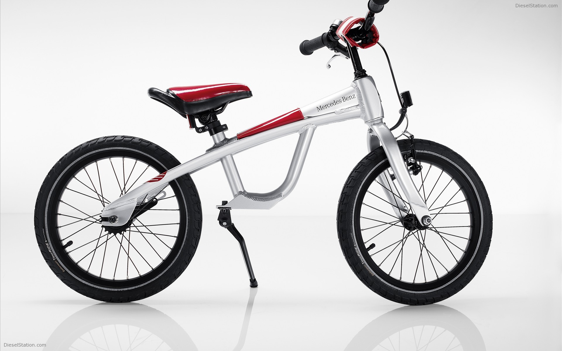 Mercedes introduces new range of bicycles