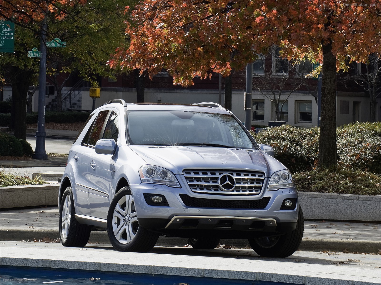 2010 Mercedes Benz ML450 Hybrid