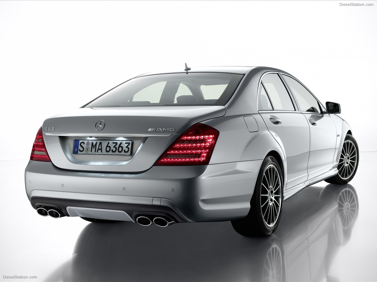 2010 Mercedes Benz S63 AMG