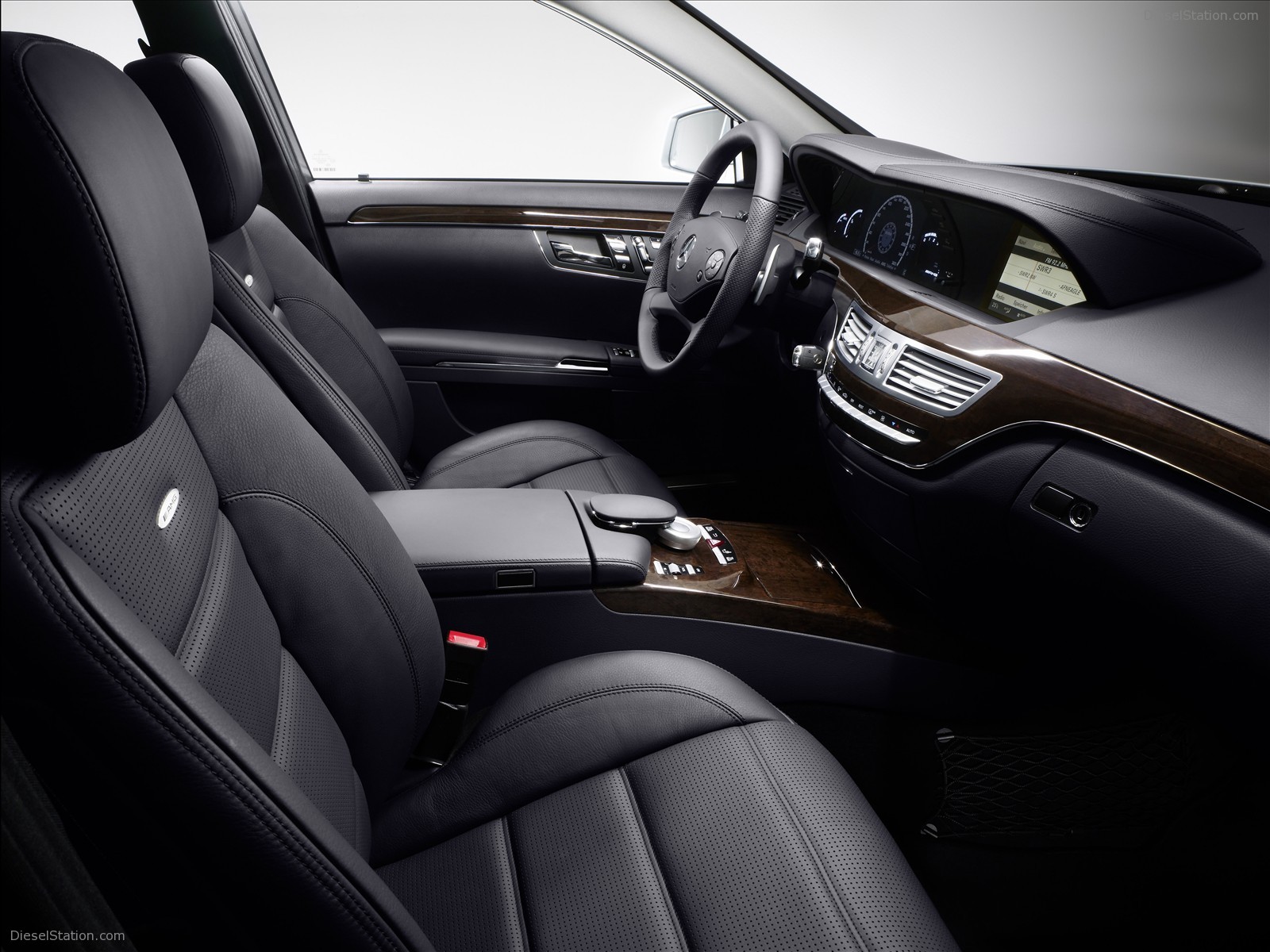 2010 Mercedes Benz S63 AMG