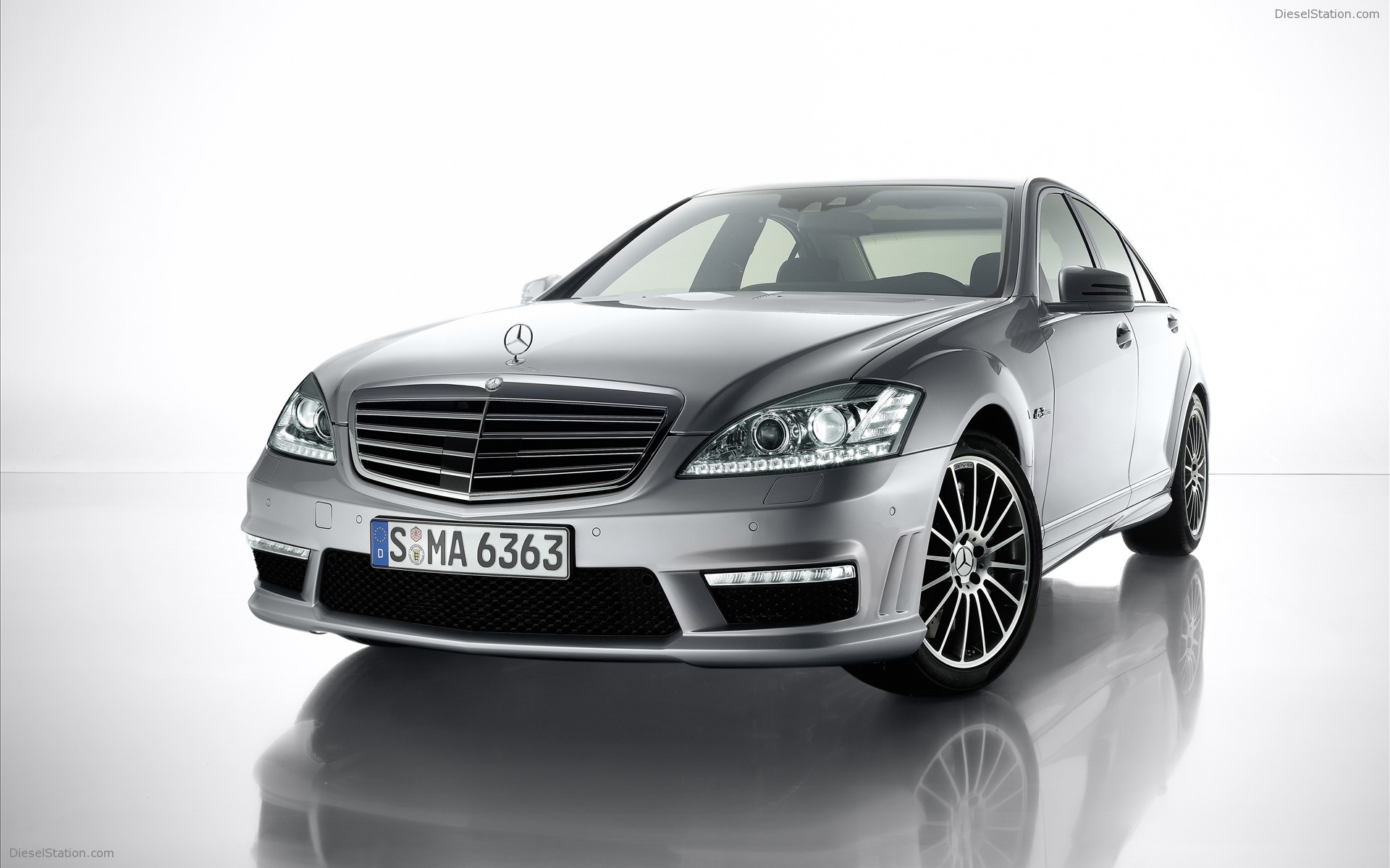 2010 Mercedes Benz S63 AMG