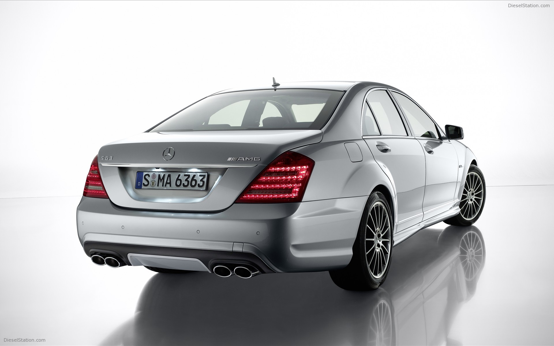 2010 Mercedes Benz S63 AMG