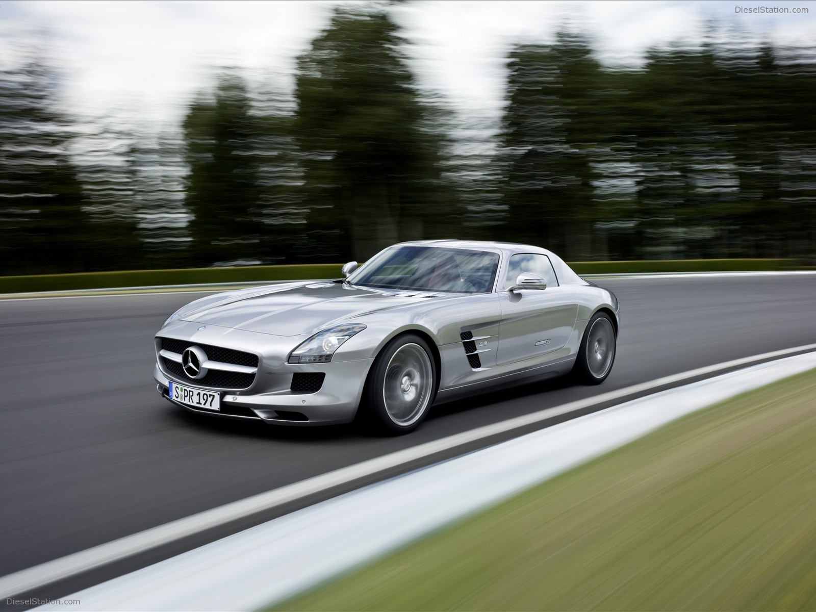 2011 Mercedes Benz SLS AMG in Depth