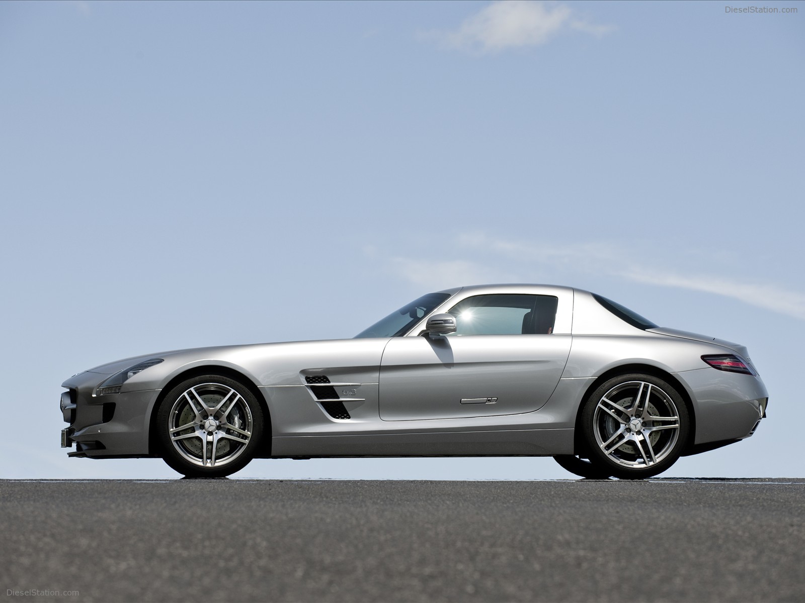 2011 Mercedes Benz SLS AMG in Depth