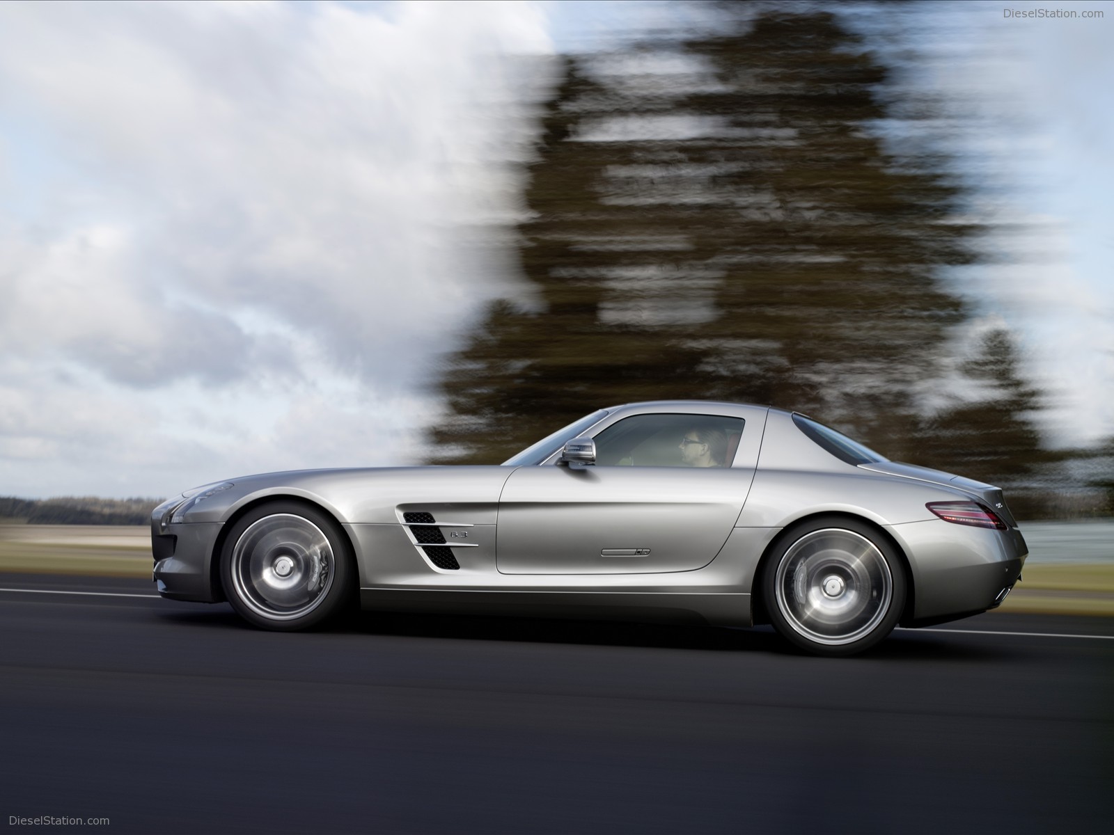 2011 Mercedes Benz SLS AMG in Depth