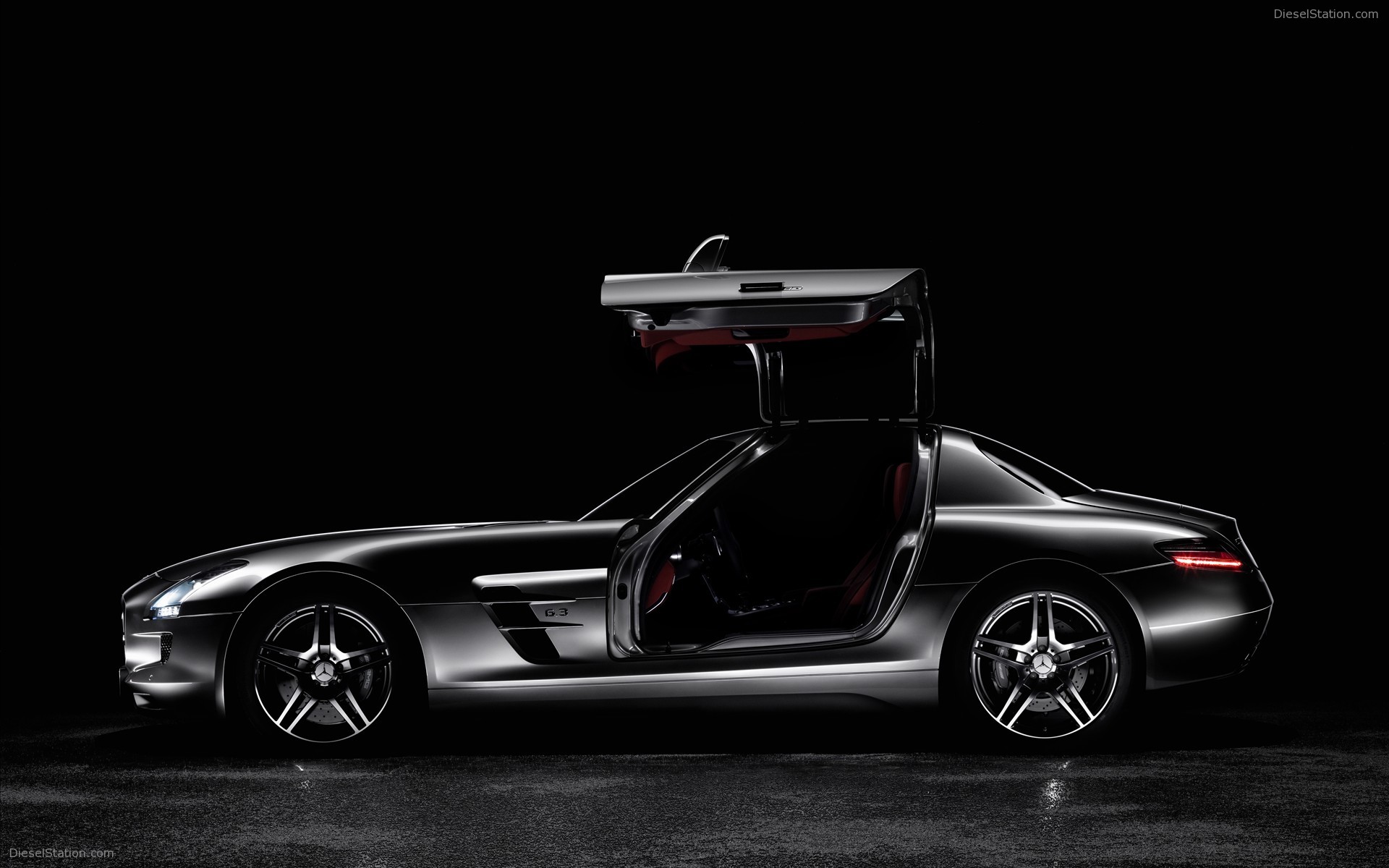 2011 Mercedes Benz SLS AMG in Depth