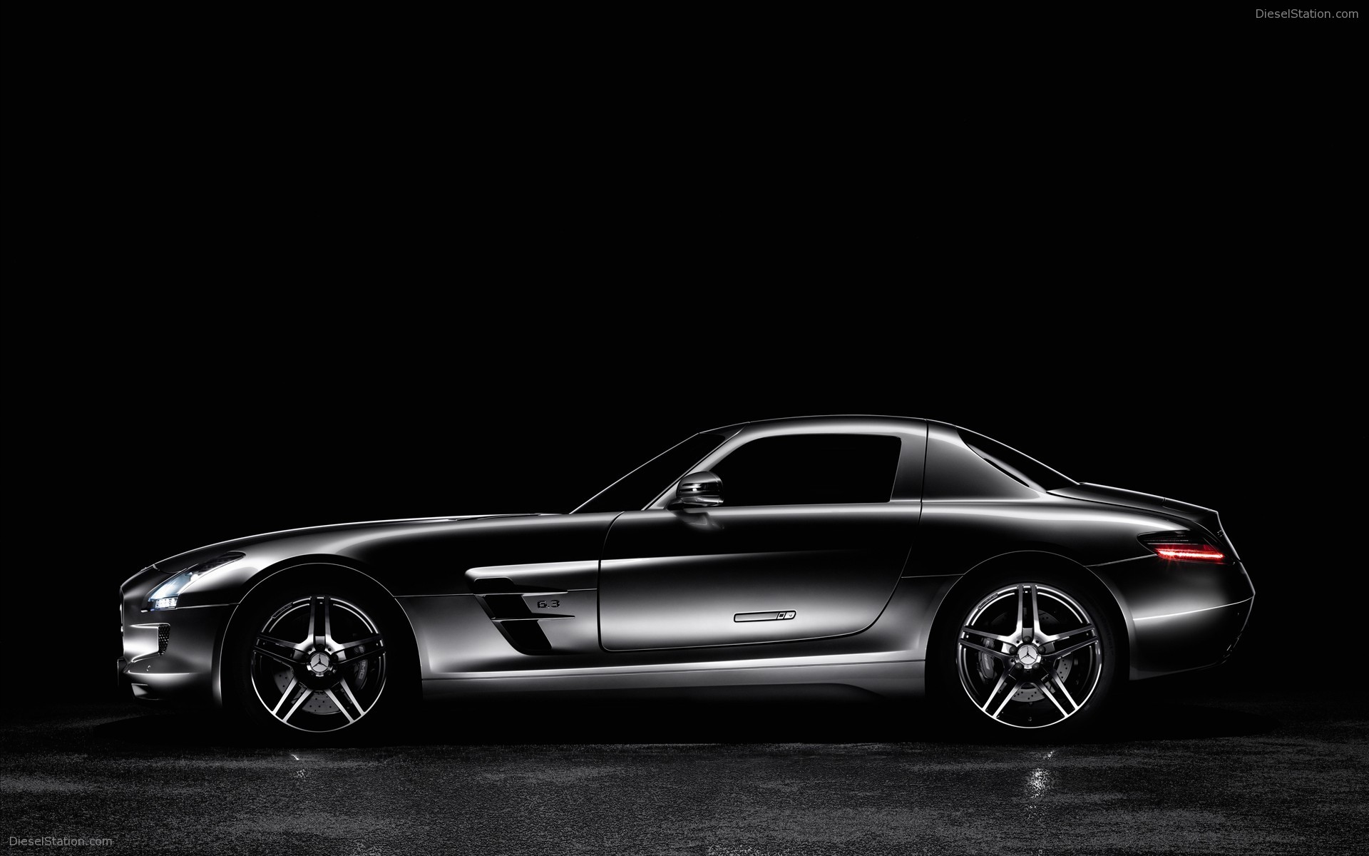 2011 Mercedes Benz SLS AMG in Depth