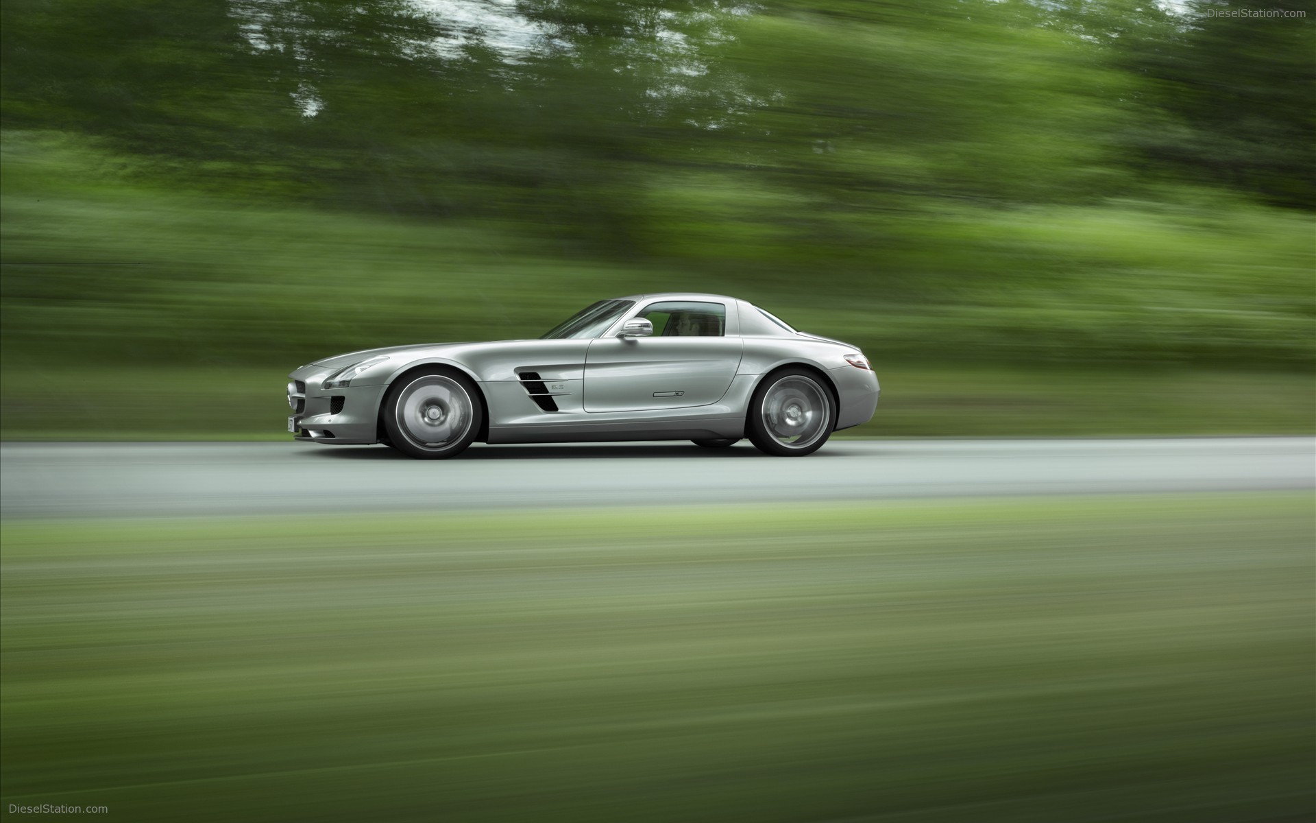 2011 Mercedes Benz SLS AMG in Depth