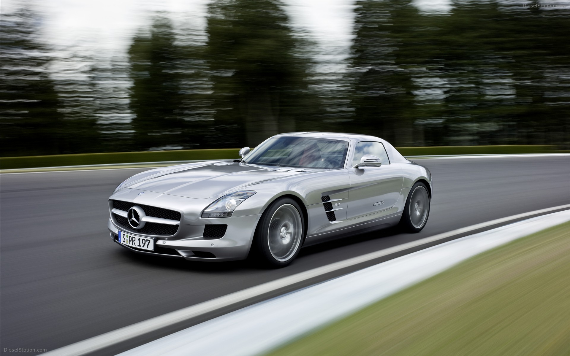 2011 Mercedes Benz SLS AMG in Depth
