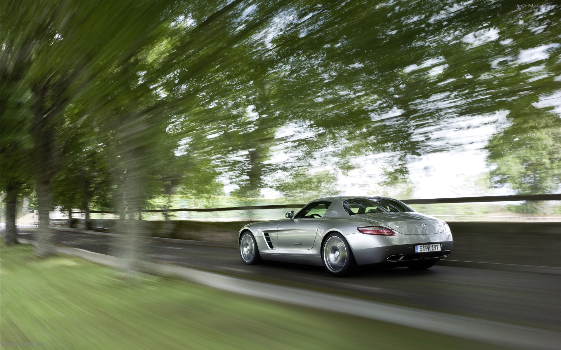 2011 Mercedes Benz SLS AMG in Depth