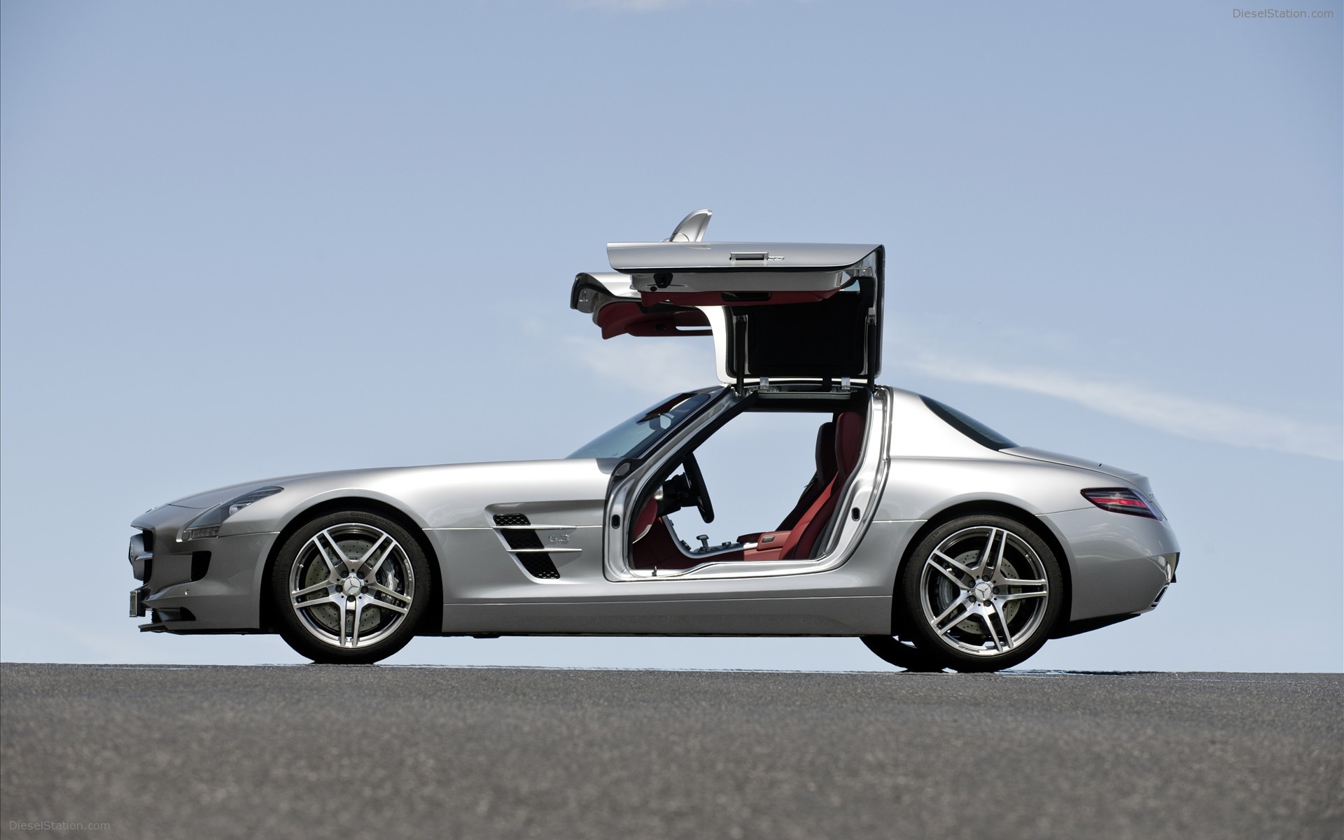 2011 Mercedes Benz SLS AMG in Depth