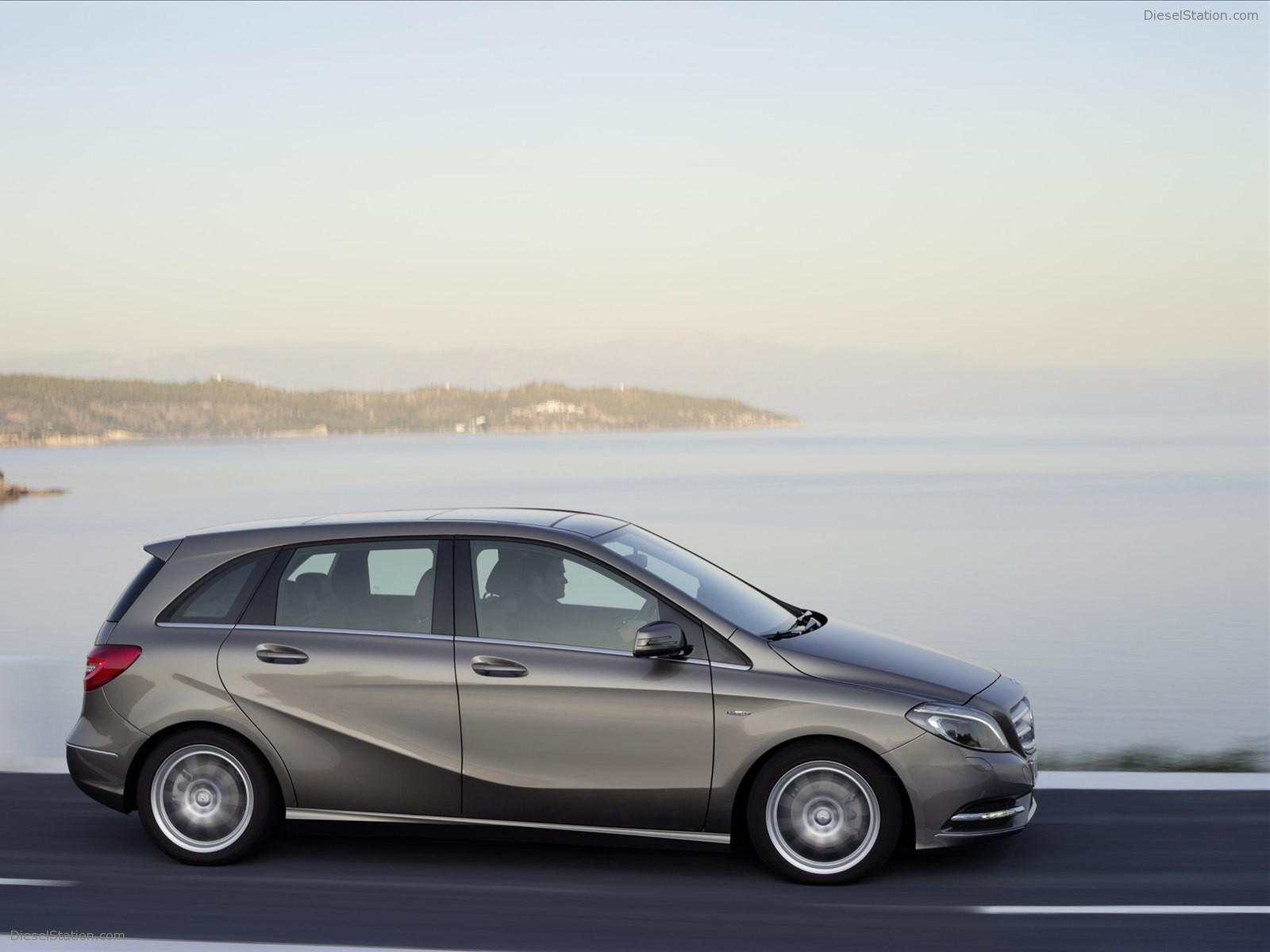 Mercedes-Benz B-Class 2012