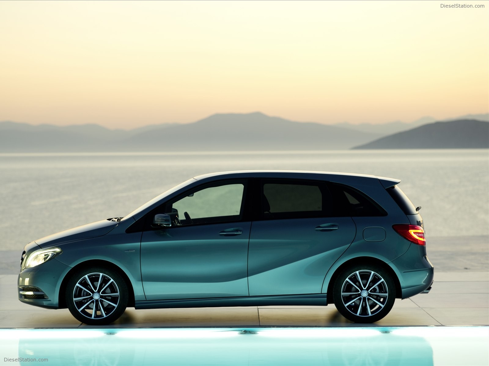Mercedes-Benz B-Class 2012