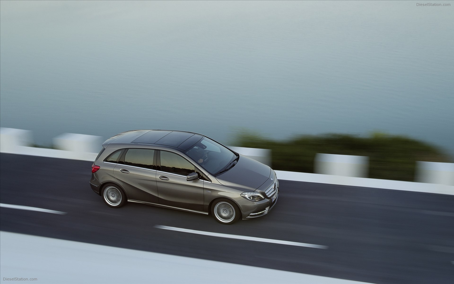Mercedes-Benz B-Class 2012