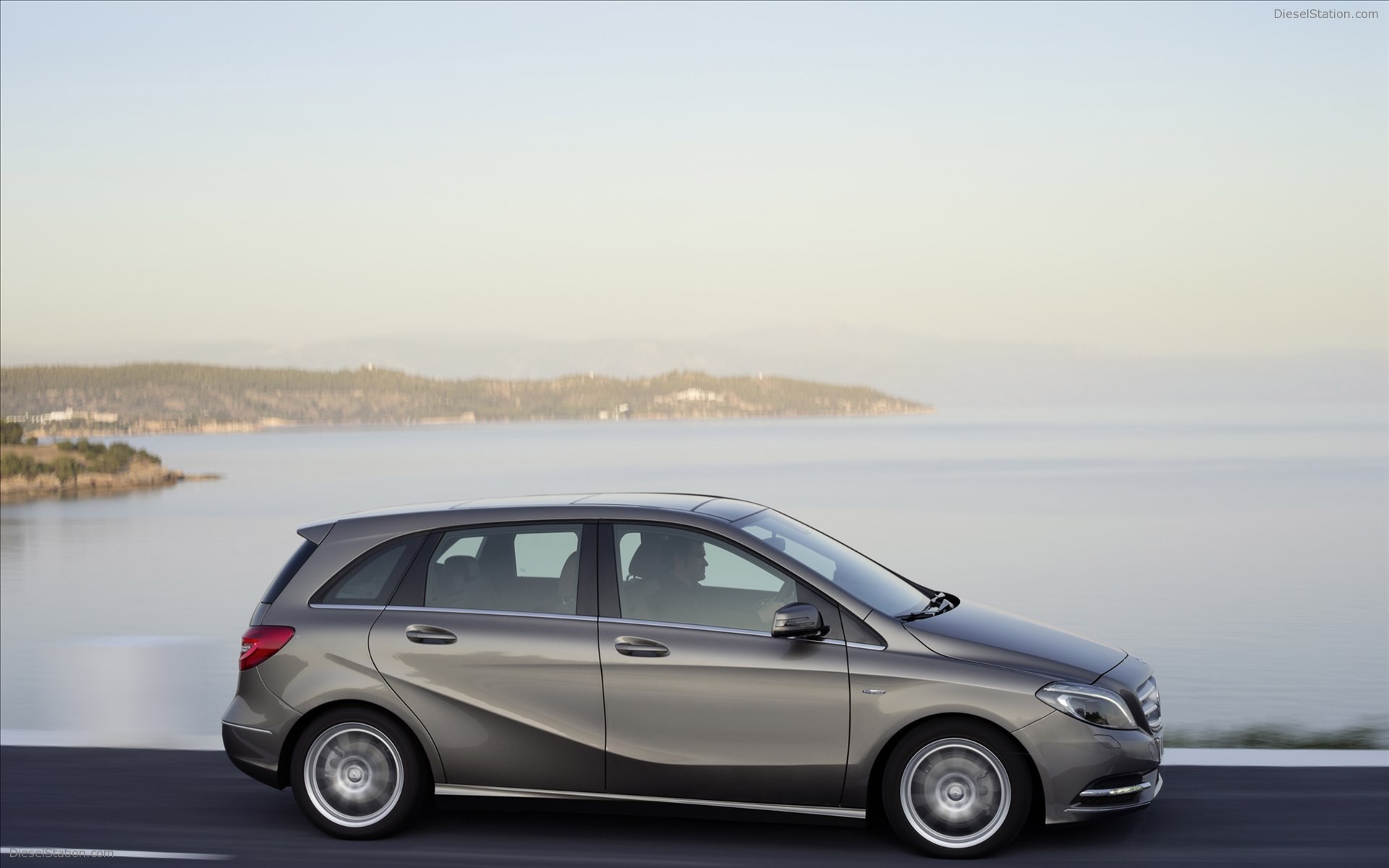 Mercedes-Benz B-Class 2012