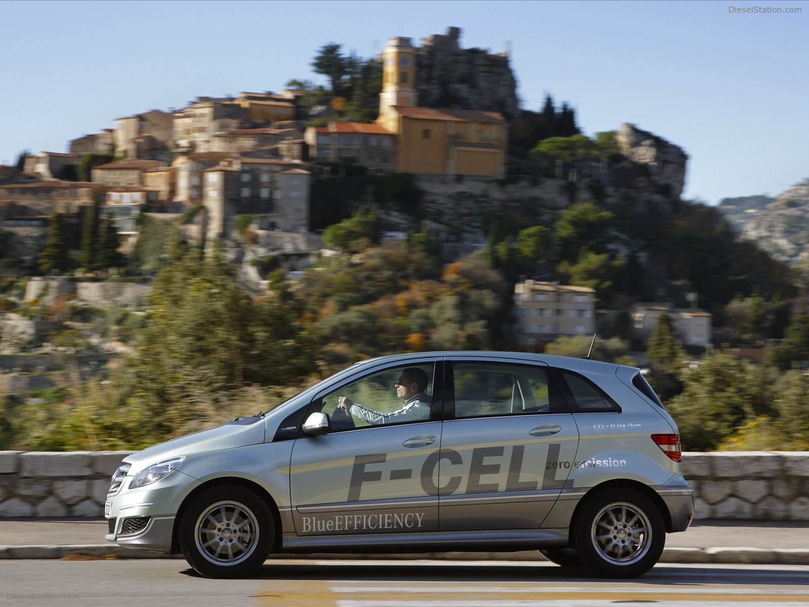 Mercedes Benz B-Class F-CELL