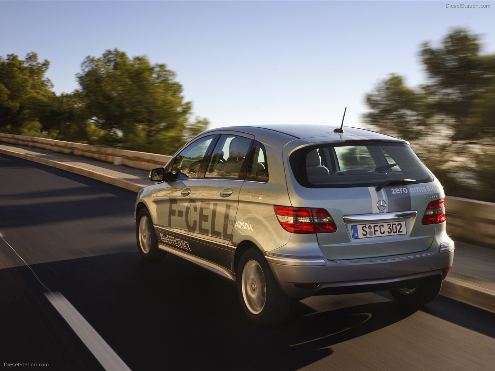 Mercedes Benz B-Class F-CELL