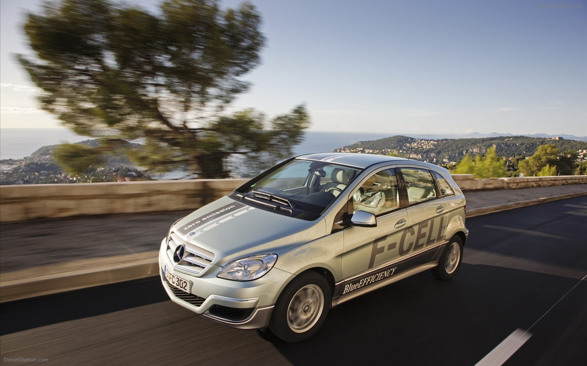 Mercedes Benz B-Class F-CELL